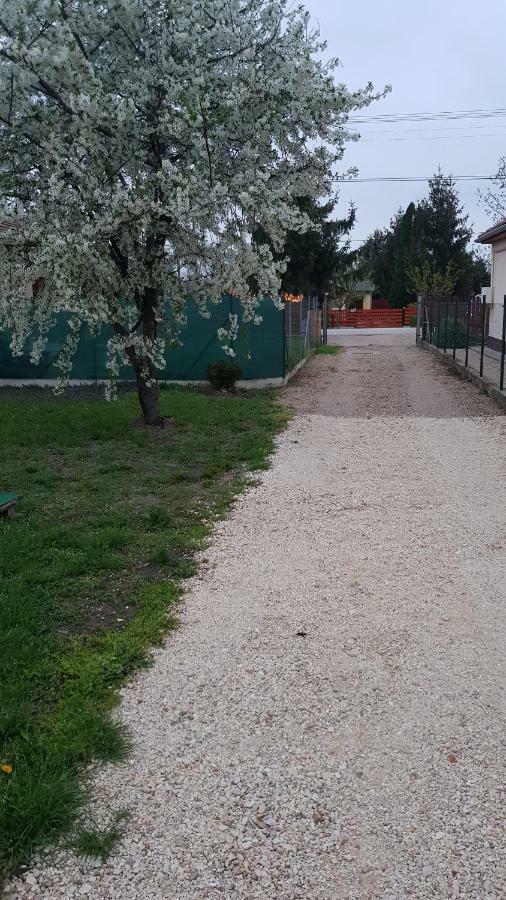 Limonade Apartman Ac Agard Elmenyfuerdo Mellett Gárdony Exterior foto